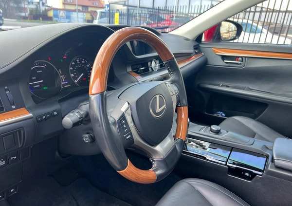 Lexus ES cena 78000 przebieg: 185000, rok produkcji 2014 z Chełm małe 742